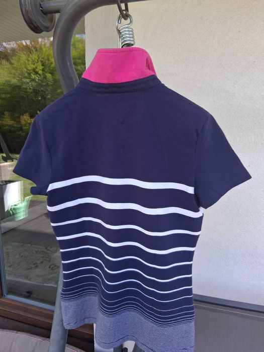 Polo granatowe w białe paski.