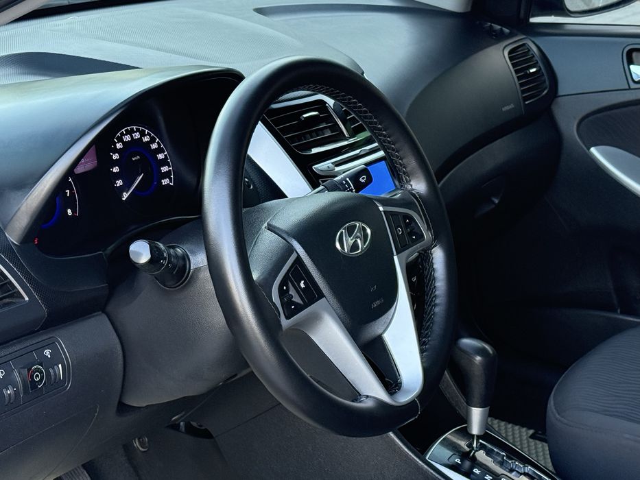 Hyundai Accent 2012