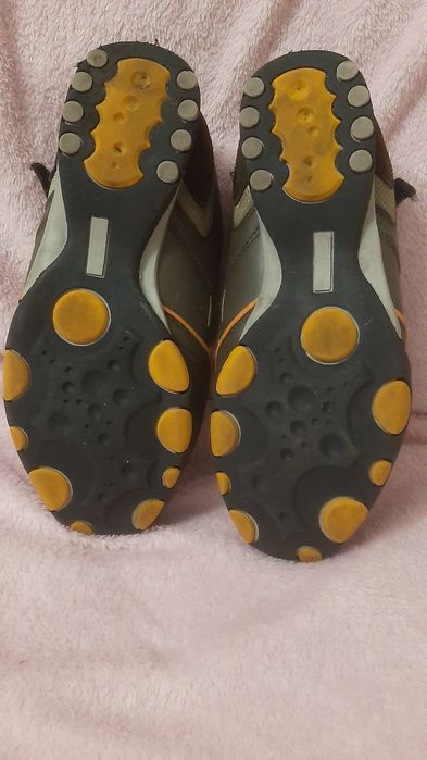 Кроссовки  размер  40