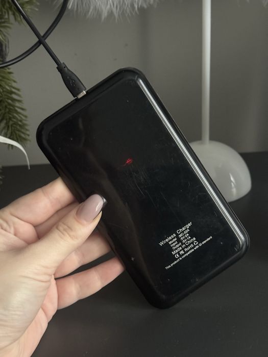 Безпровідна зарядна станція для телефону