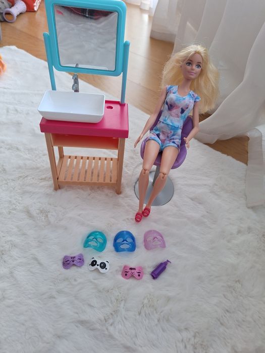 Лялька Barbie салон краси