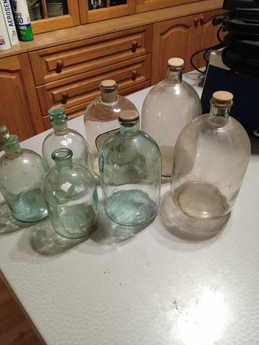 Банки всякі різні