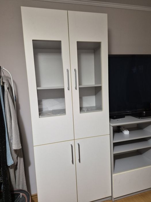 Meble - szafka z witryną i komoda