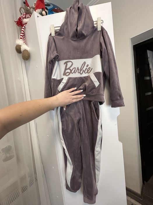 Костюм для дівчинки 6-7 років barbi