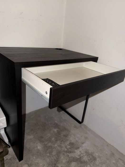Secretaria em otimo estado