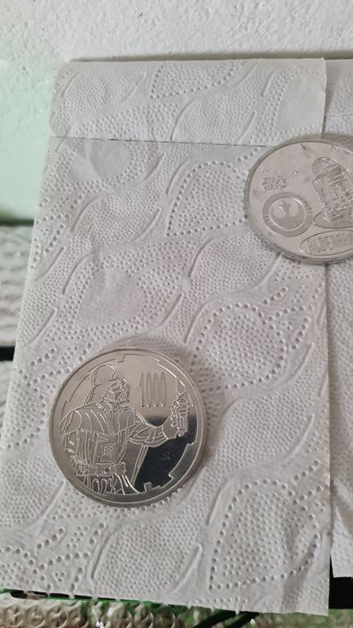 Vendo 4 moedas em alumínio  da saga  Star wards