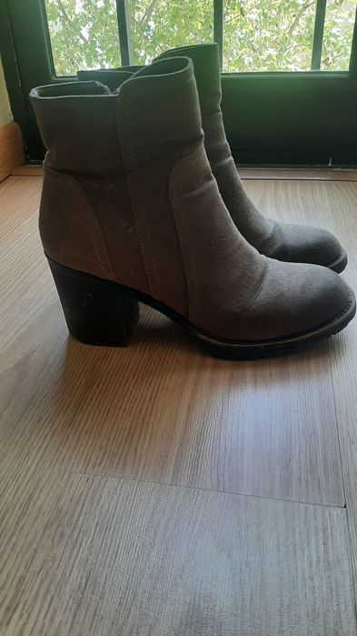 Botas Camurça taupe