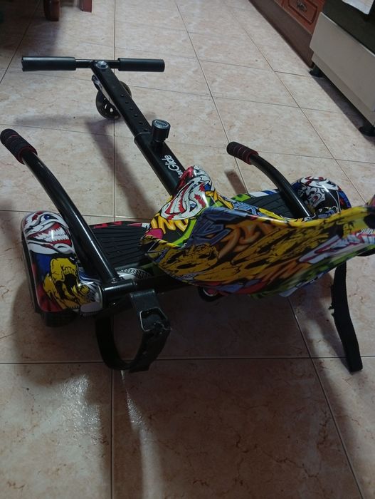 Hoverboard com kart e capacete