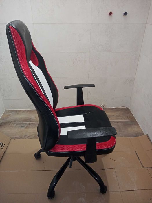 Krzesło gamingowy Havdrup stan idealny, fotel biuowy