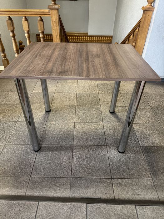 Стол кухонный на ранделлах