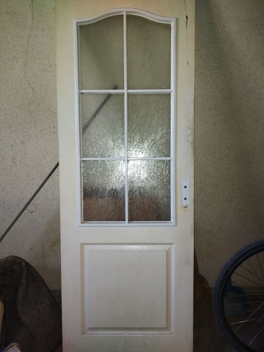 Двері у ванну кімнату