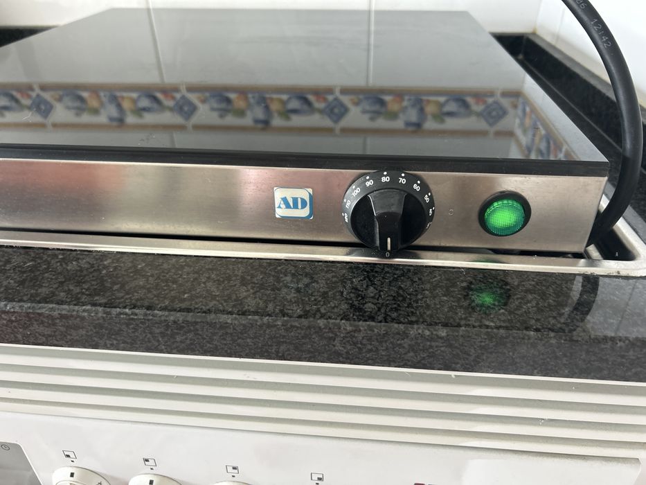 Placa eletrica, para manter comida quente.