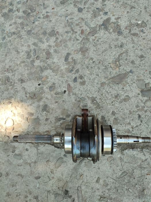 Колінвал Yamaha Majesty 125