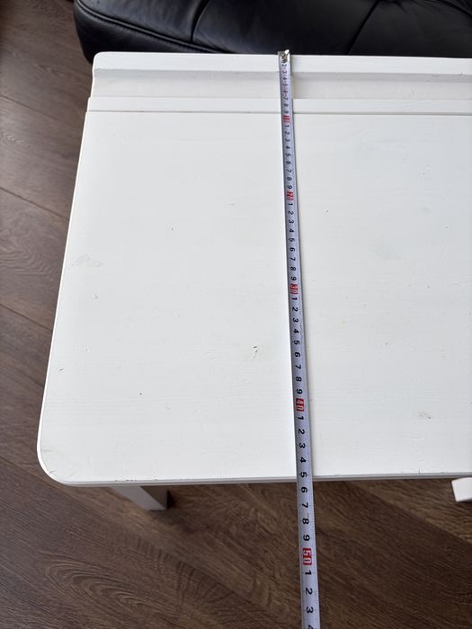 Biurko dla dziecka Ikea Sundvik z charakterystycznym, podnoszonym blatem