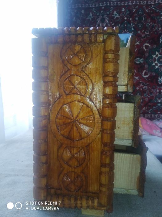 Вироби з дерева ручної роботи