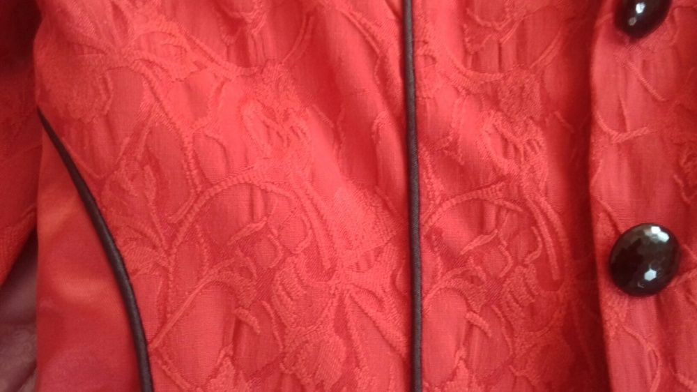 Костюм женской  48