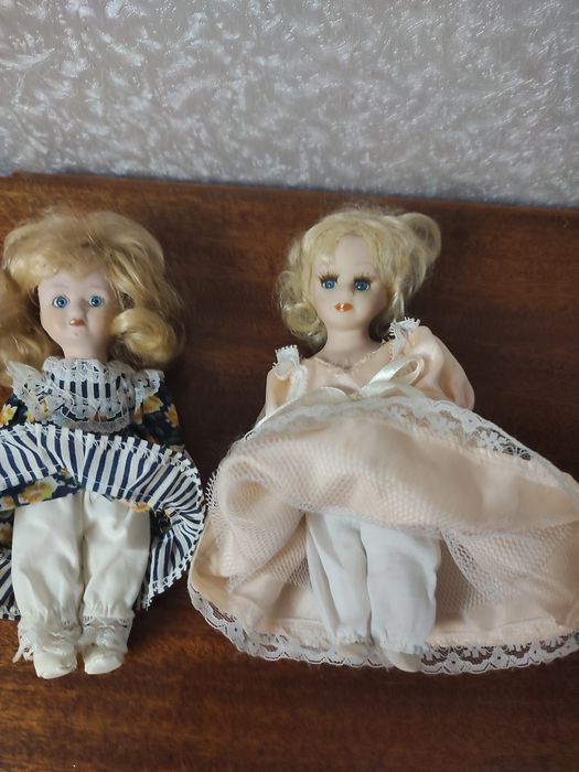 Продаю  2 фарфоровые куклы.
