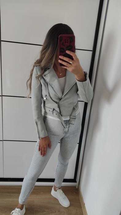 Krótka kurtka zamszowa z paskiem