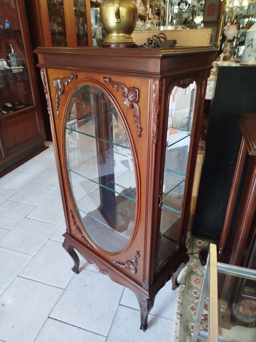 Móvel  /  Vitrine