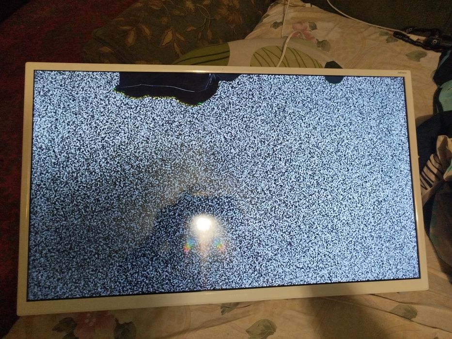 Телевізор 32" TELEFUNKEN TF-LED32S38T2