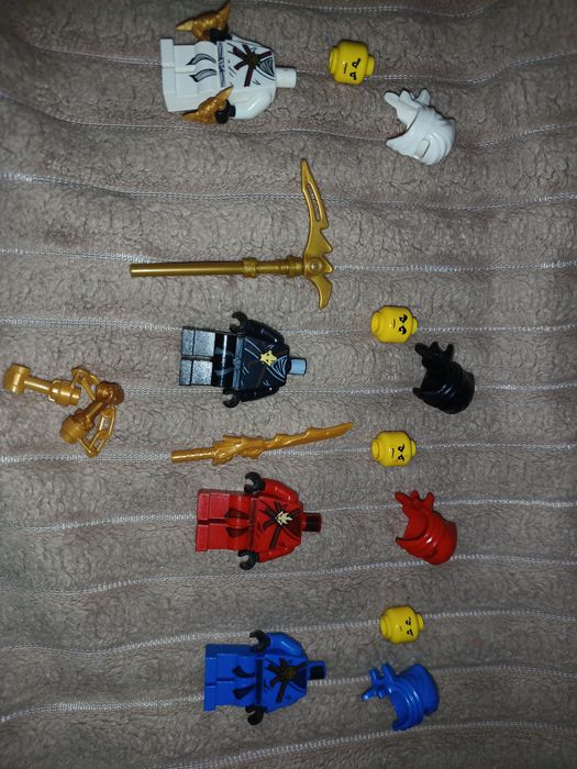 Продам фигурки лего ниндзяго пилот