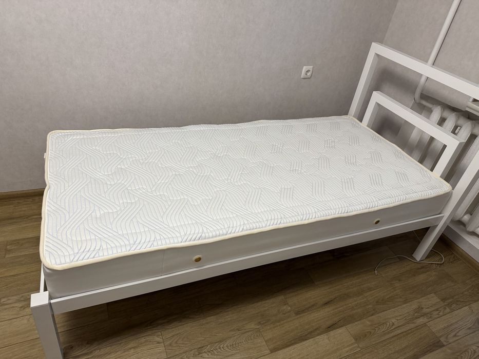 Кровать металева