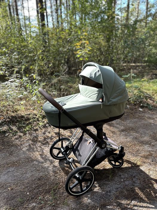 Продам каляску cybex priam 4.0 leaf green  шасі chrome