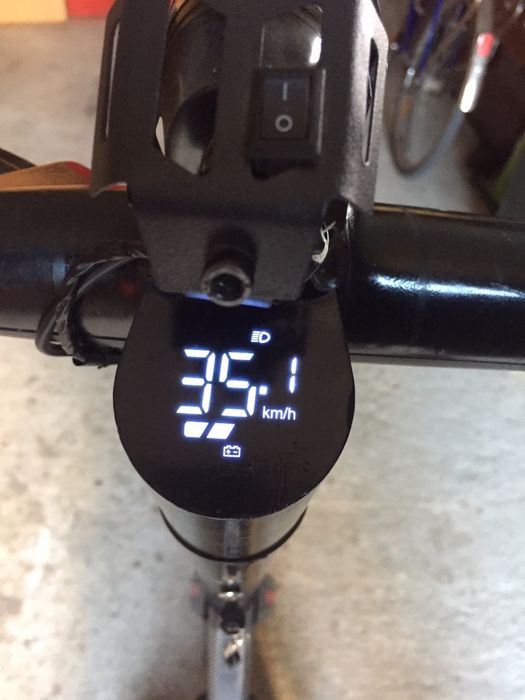 Єлектросамокат Jump