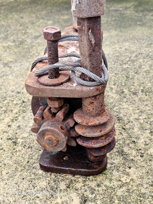 Vendo Sarilho de Poço de água para pendurar bomba de água ou motor