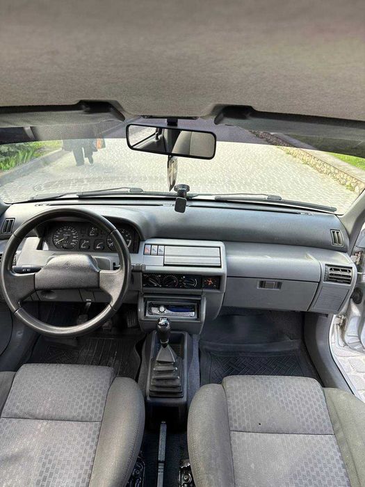 Продам автомобіль Renault Clio