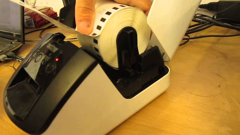 Rolo autocolante Brother DK 22205