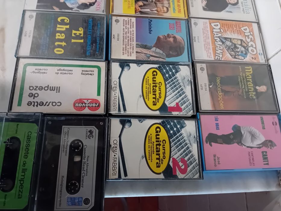 Conjunto de 37 Cassetes de Música Portuguesa/Outras