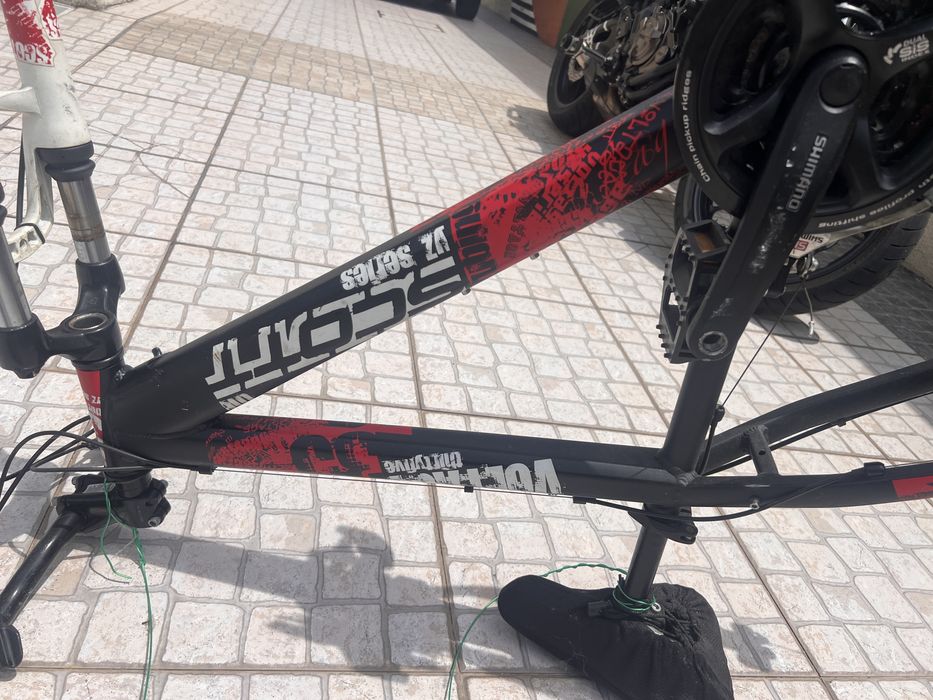 Bicicleta Scott com componentes shimano