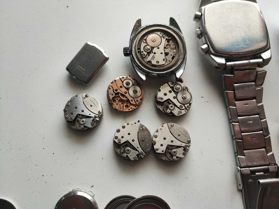 Lote de relógios para peças ou reparação