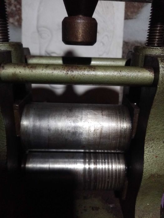 Laminador/trefilador e máquina de esferas monofásico