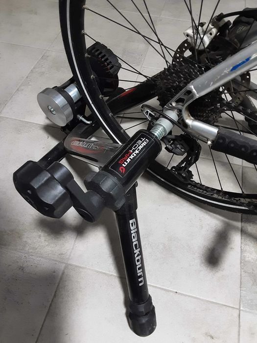 Bicicleta de Montanha (Berg Torah 4.9 Disc) + Rolo de Treino (Blackburn)