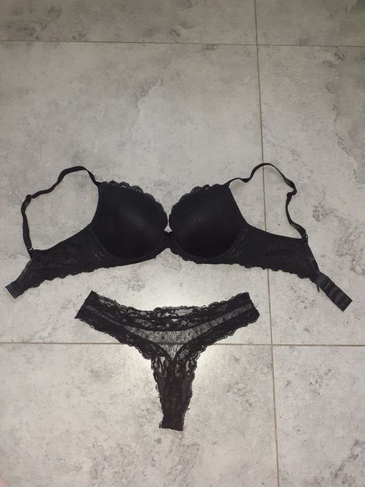 Komplet bielizny biustonosz 75B plus stringi S Intimissimi