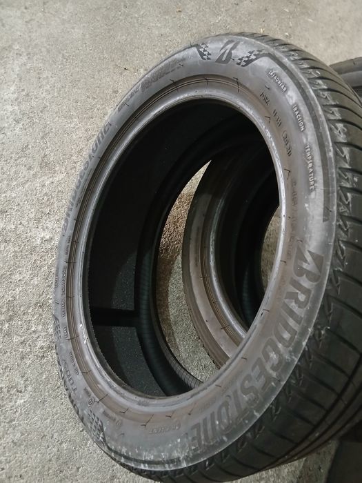 2 Pneus 245/45R18 Bridgestone