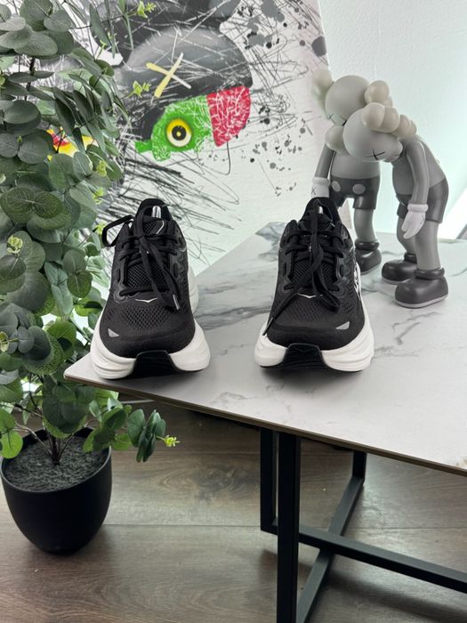 Кросівки Hoka Bondi 9 42 розмір Е12758