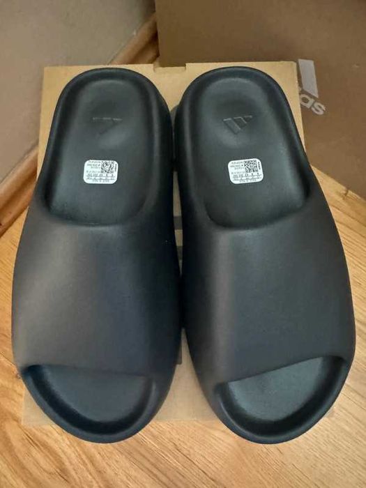 Klapki Adidas Yeezy slide onyx 42