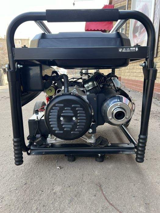 Генератор Дніпро-М 7,5кВт GX-70E