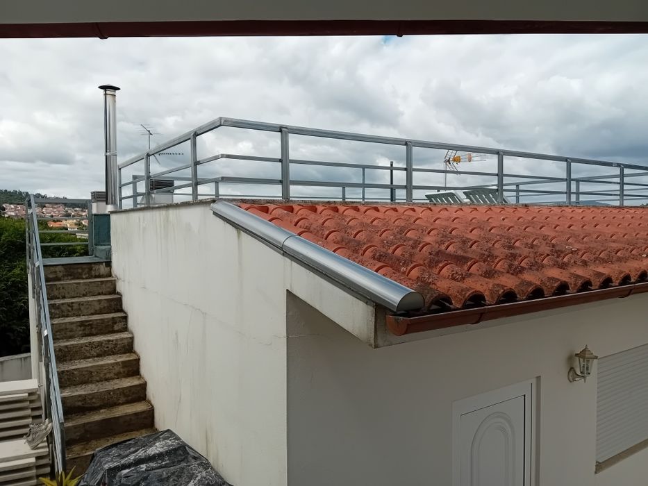 Vedações e serralheria