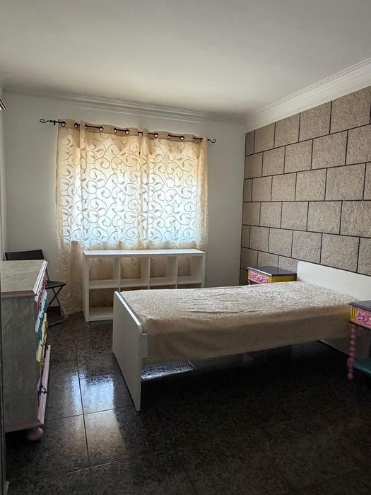 Quarto mobiliado em Alfena
