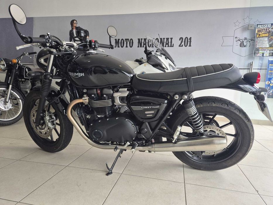 Triumph Street Twin 900cc semi nova apenas 9800KL