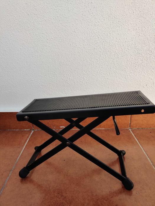 Apoio de pé de guitarra stagg
