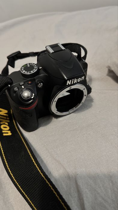 Nikon d3200 body