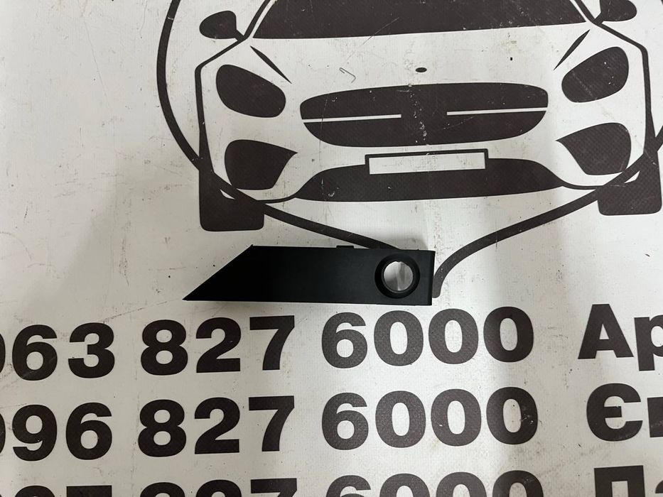 VOLVO XC90 Накладка під парктронник права (ліцензія) 2016-19