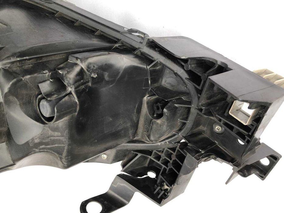 Фара Mazda 3 bm  права