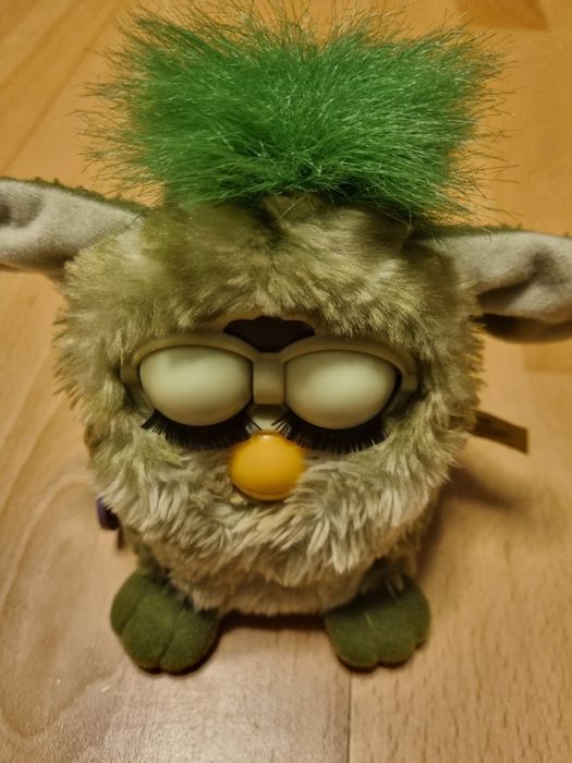 Furby - kolekcjonerska zabawka interaktywna z 1999 roku