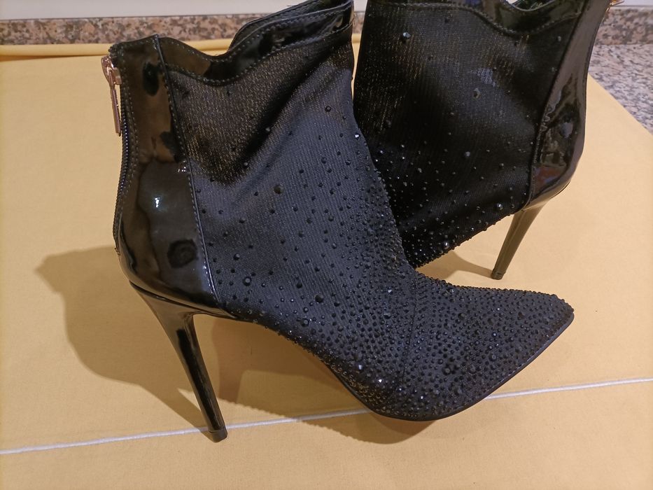 Botas muito finas na 39 novas
